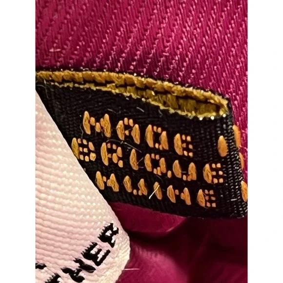 ILI New York Orange and Pink Lips Genuine Leather Cosmetic Coin Bag w/ Key Chain - Picture 9 of 12